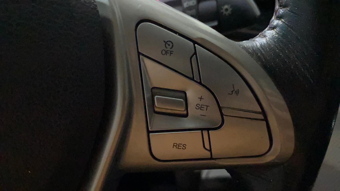 2021 Mahindra XUV300 W8 (O) 1.5 DIESEL AMT DUAL TONE, Diesel, Automatic, 43,432 km, Adaptive Cruise Control