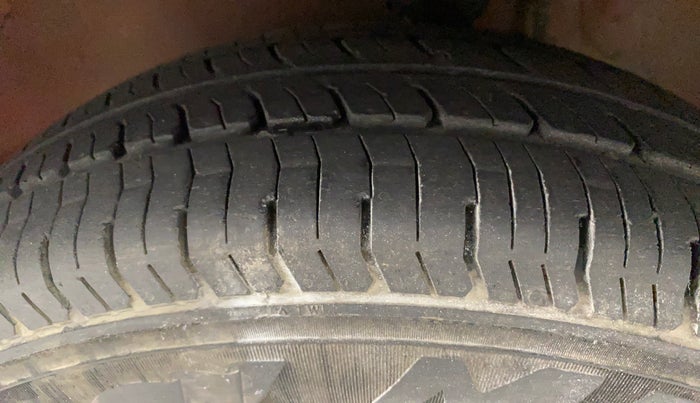 2013 Maruti Alto 800 VXI, Petrol, Manual, 79,677 km, Left Front Tyre Tread