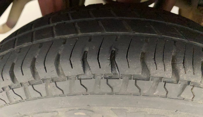 2013 Maruti Alto 800 VXI, Petrol, Manual, 79,677 km, Right Rear Tyre Tread