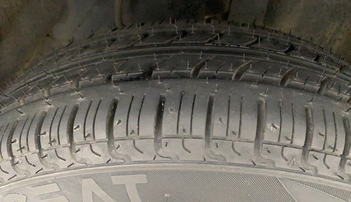 2016 Datsun Go Plus T, Petrol, Manual, 42,043 km, Right Front Tyre Tread