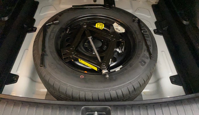 2022 KIA SELTOS HTX 1.5 CVT PETROL, Petrol, Automatic, 26,818 km, Spare Tyre