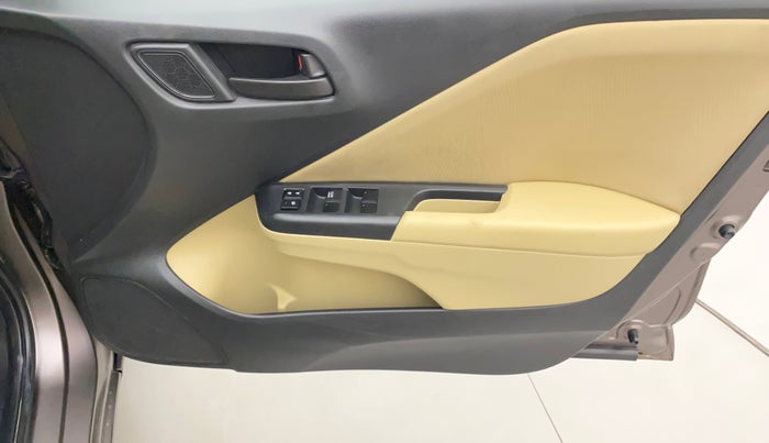 2016 Honda City 1.5L I-VTEC SV CVT, Petrol, Automatic, 41,223 km, Driver Side Door Panels Control