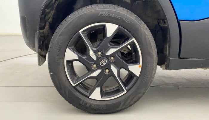 2022 Tata PUNCH CREATIVE AMT 1.2 RTN DUAL TONE, Petrol, Automatic, 11,206 km, Right Rear Wheel