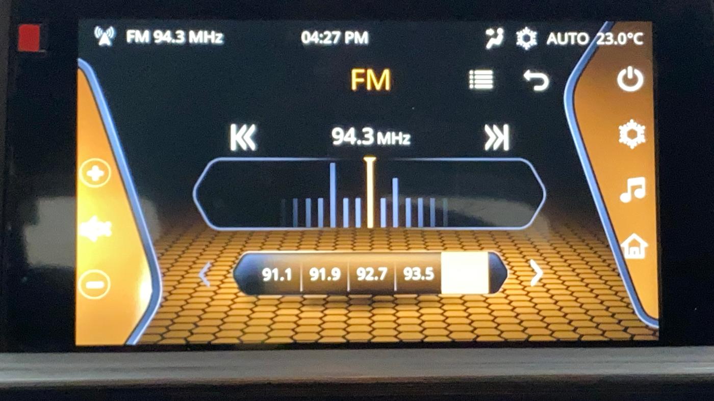 2022 Tata PUNCH CREATIVE AMT 1.2 RTN DUAL TONE, Petrol, Automatic, 11,206 km, Infotainment System