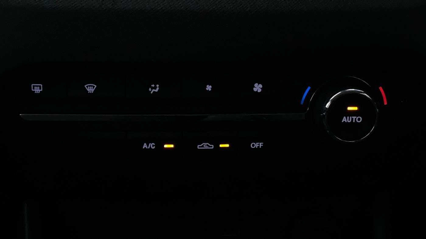 2022 Tata PUNCH CREATIVE AMT 1.2 RTN DUAL TONE, Petrol, Automatic, 11,206 km, Automatic Climate Control