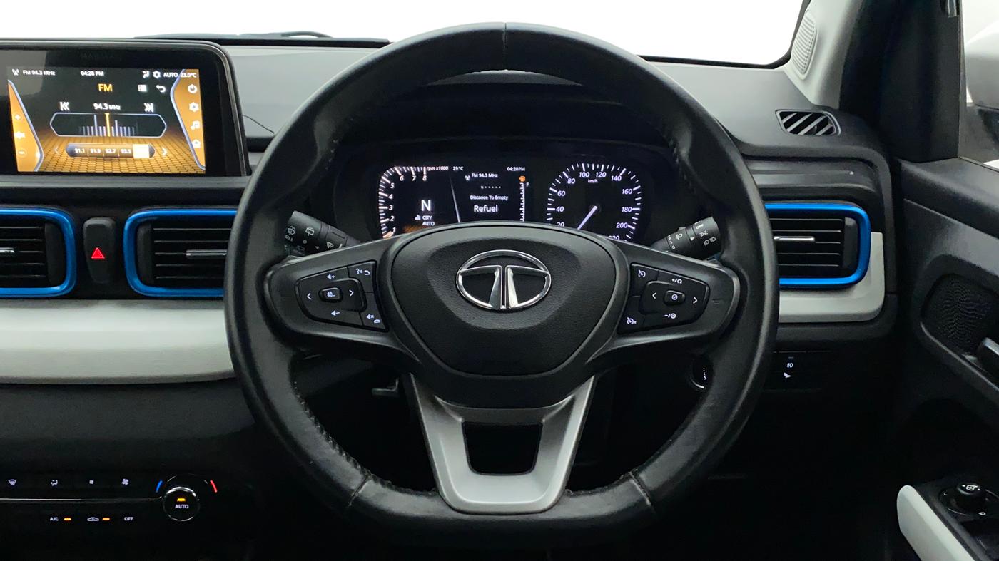 2022 Tata PUNCH CREATIVE AMT 1.2 RTN DUAL TONE, Petrol, Automatic, 11,206 km, Steering Wheel Close Up