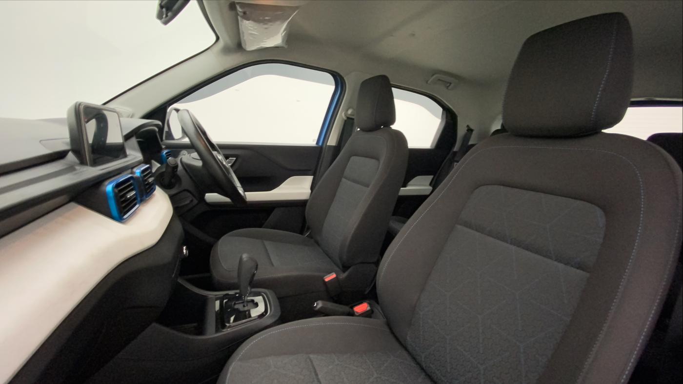 2022 Tata PUNCH CREATIVE AMT 1.2 RTN DUAL TONE, Petrol, Automatic, 11,206 km, Right Side Front Door Cabin