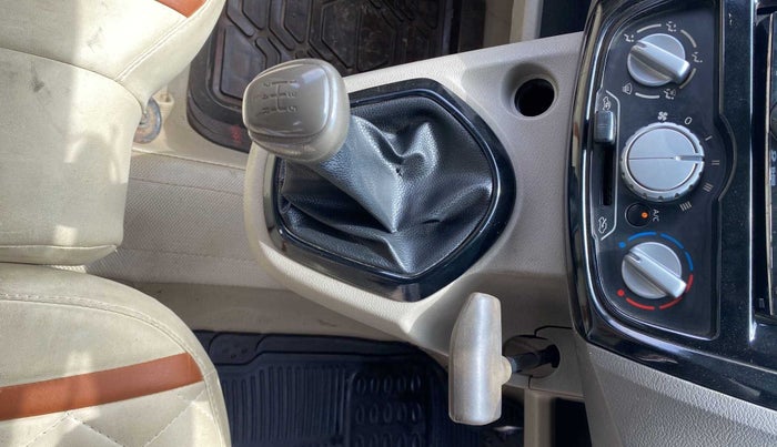 2015 Datsun Go Plus T, Petrol, Manual, 64,752 km, Gear Lever