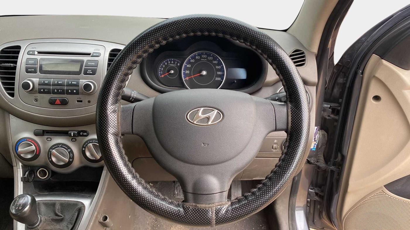 2013 Hyundai i10 MAGNA 1.2, Petrol, Manual, 63,182 km, Steering Wheel Close Up