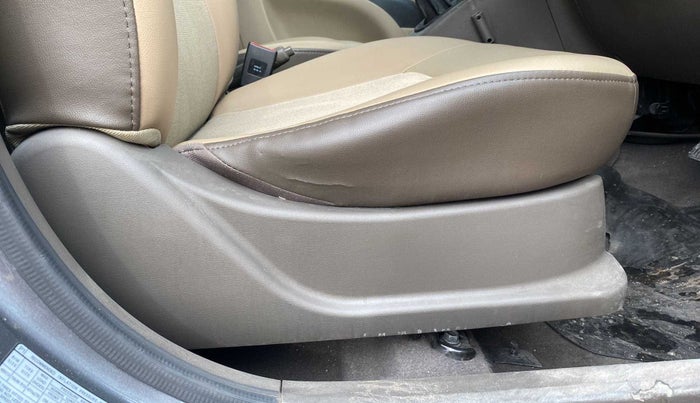 2013 Hyundai i10 MAGNA 1.2, Petrol, Manual, 63,182 km, Driver Side Adjustment Panel