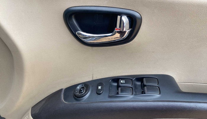 2013 Hyundai i10 MAGNA 1.2, Petrol, Manual, 63,182 km, Driver Side Door Panels Control