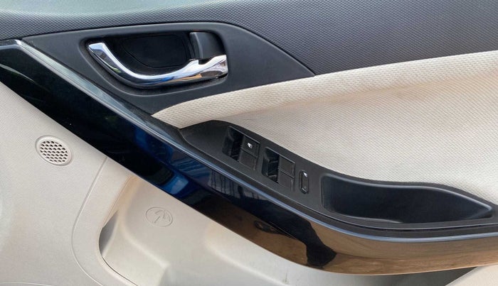 2020 Tata NEXON XZ PLUS (O) PETROL DUAL TONE, Petrol, Manual, 23,529 km, Driver Side Door Panels Control