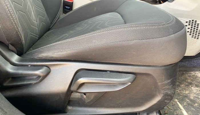 2020 Tata NEXON XZ PLUS (O) PETROL DUAL TONE, Petrol, Manual, 23,529 km, Driver Side Adjustment Panel