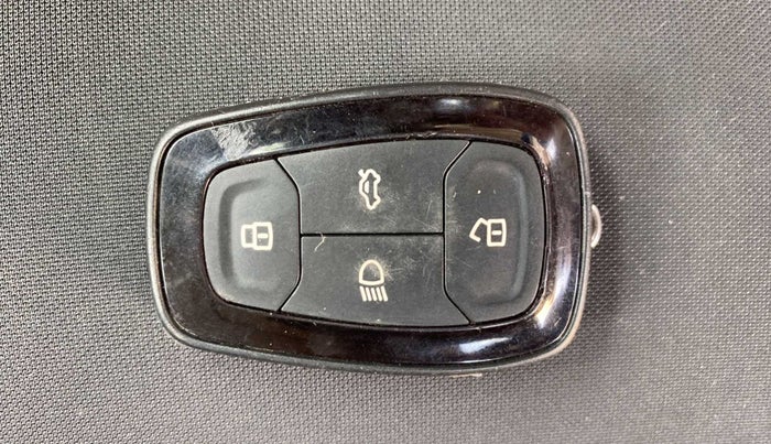 2020 Tata NEXON XZ PLUS (O) PETROL DUAL TONE, Petrol, Manual, 23,529 km, Key Close Up
