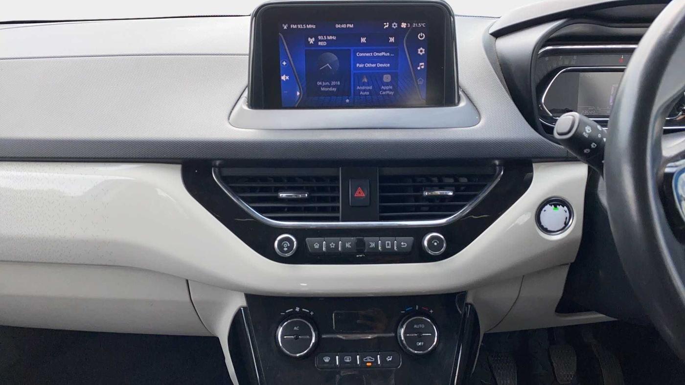 2020 Tata NEXON XZ PLUS (O) PETROL DUAL TONE, Petrol, Manual, 23,529 km, Air Conditioner