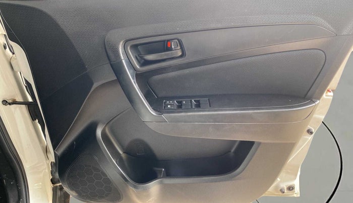 2020 Maruti Vitara Brezza VXI, Petrol, Manual, 28,829 km, Driver Side Door Panels Control