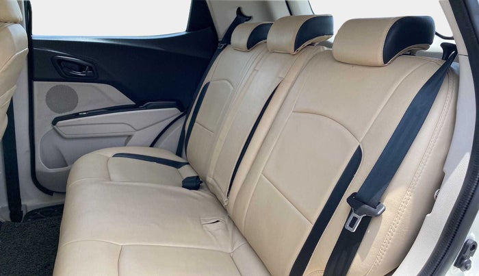 2019 Mahindra XUV300 W6 1.2 PETROL, Petrol, Manual, 41,116 km, Right Side Rear Door Cabin