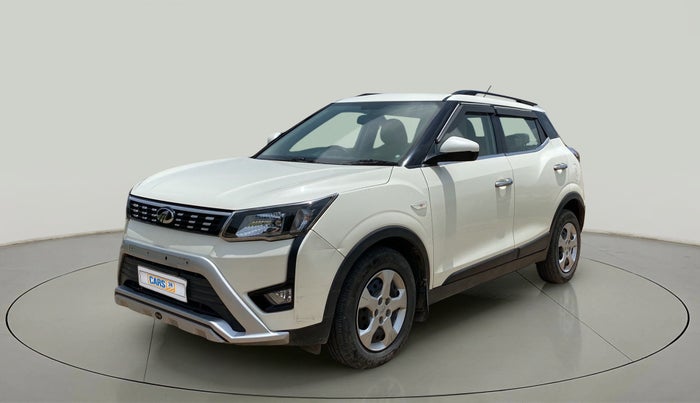 2019 Mahindra XUV300 W6 1.2 PETROL, Petrol, Manual, 41,116 km, Left Front Diagonal