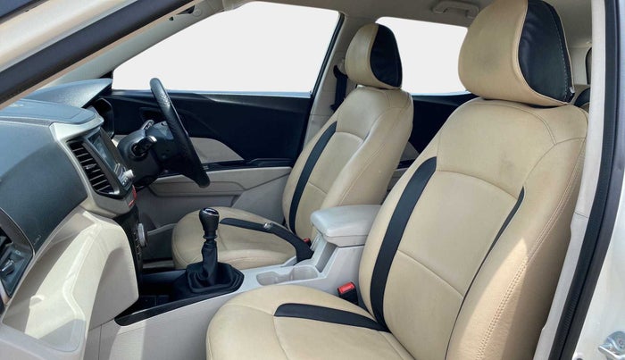 2019 Mahindra XUV300 W6 1.2 PETROL, Petrol, Manual, 41,116 km, Right Side Front Door Cabin