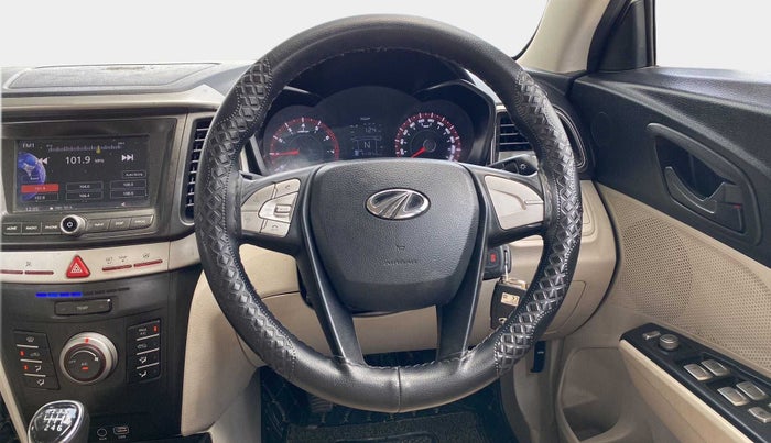 2019 Mahindra XUV300 W6 1.2 PETROL, Petrol, Manual, 41,116 km, Steering Wheel Close Up