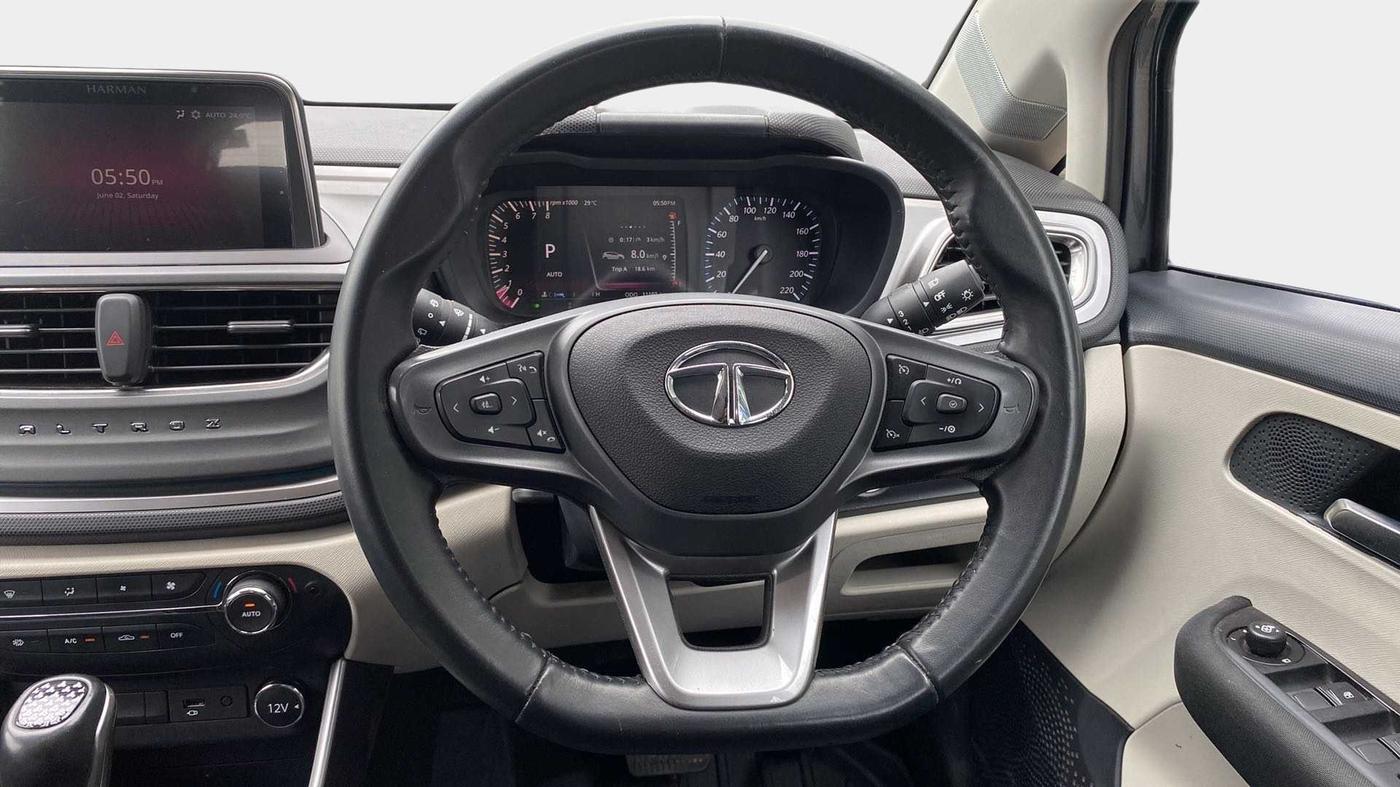 2022 Tata ALTROZ XZA PLUS, Petrol, Automatic, 11,097 km, Steering Wheel Close Up