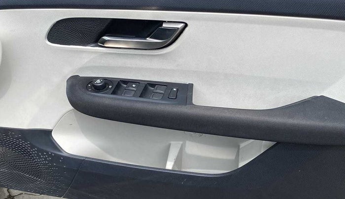 2022 Tata ALTROZ XZA PLUS, Petrol, Automatic, 11,097 km, Driver Side Door Panels Control