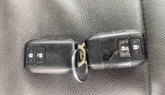 2021 Maruti XL6 ALPHA AT, Petrol, Automatic, 38,819 km, Key Close Up
