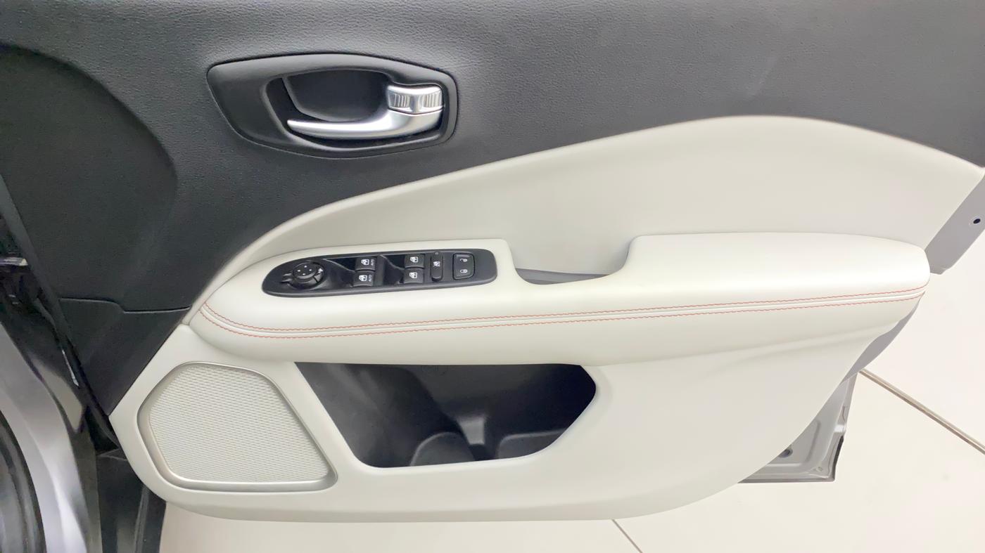 2018 Jeep Compass LIMITED 1.4 PETROL AT, Petrol, Automatic, 38,973 km, Driver Side Door Panels Control