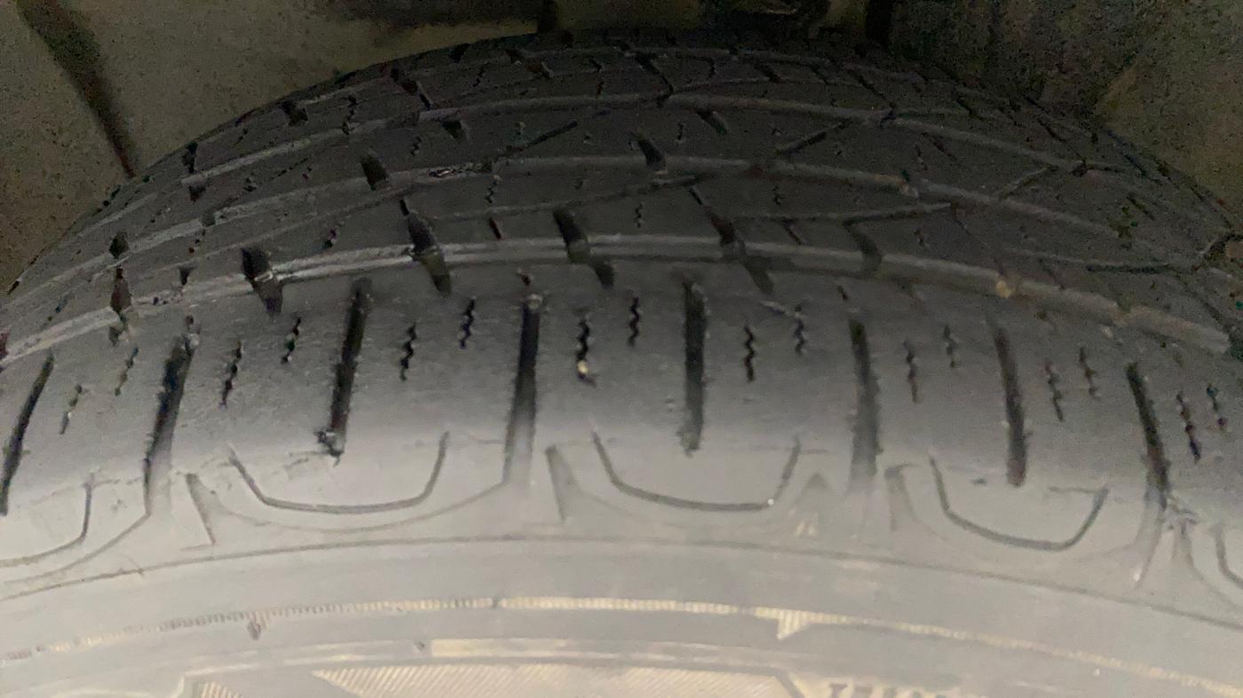 2018 Jeep Compass LIMITED 1.4 PETROL AT, Petrol, Automatic, 38,973 km, Left Front Tyre Tread