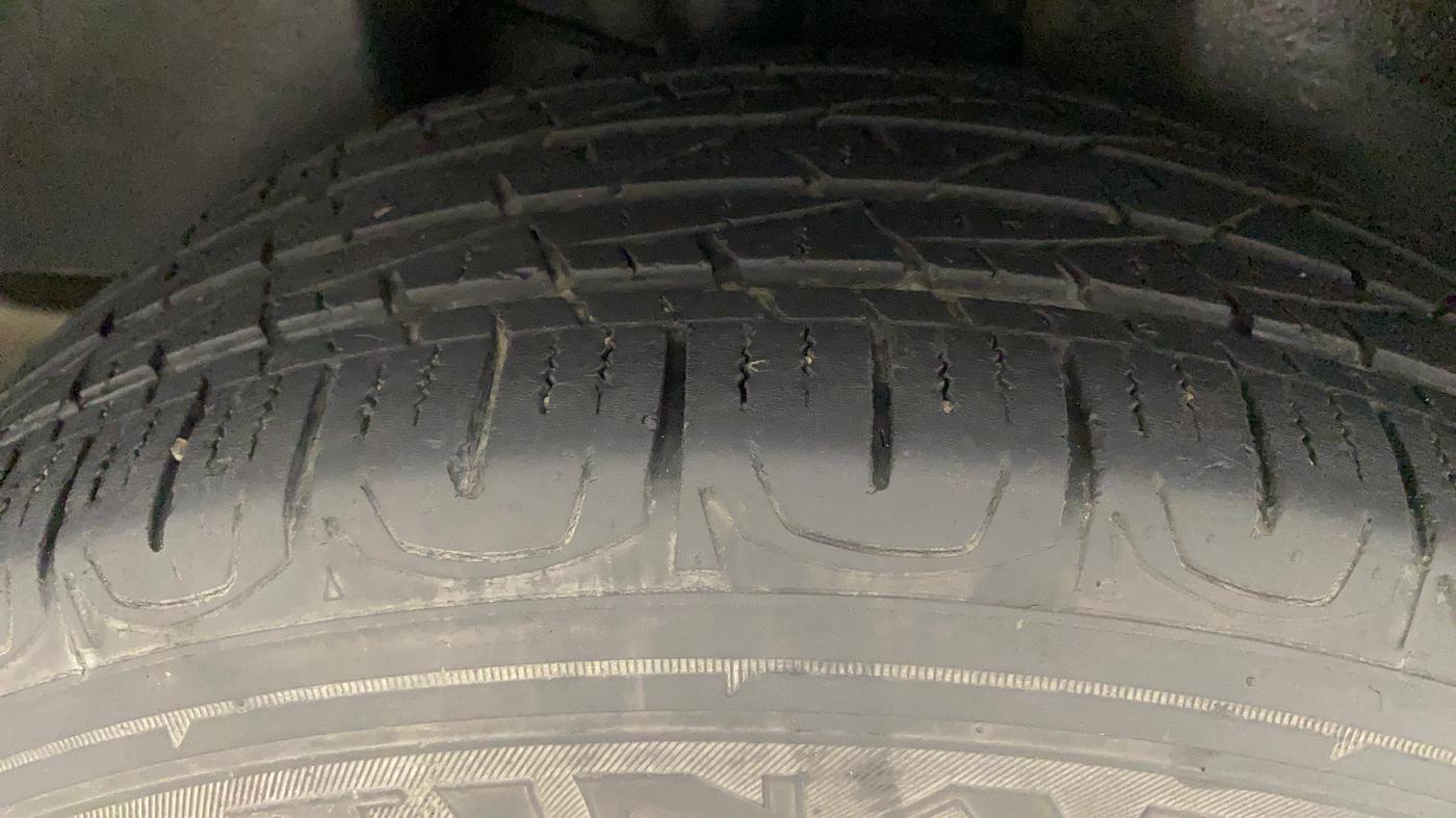 2018 Jeep Compass LIMITED 1.4 PETROL AT, Petrol, Automatic, 38,973 km, Right Rear Tyre Tread