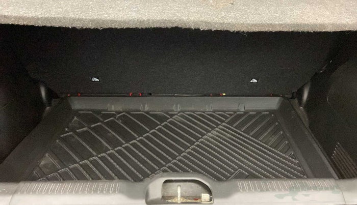 2021 Maruti Swift LXI, Petrol, Manual, 24,003 km, Boot Inside