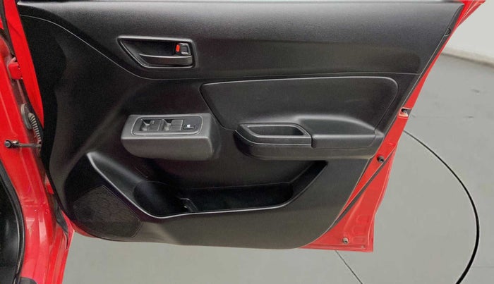2021 Maruti Swift LXI, Petrol, Manual, 24,003 km, Driver Side Door Panels Control