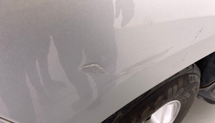 2017 Mahindra TUV300 T8, Diesel, Manual, 39,144 km, Right quarter panel - Slightly dented