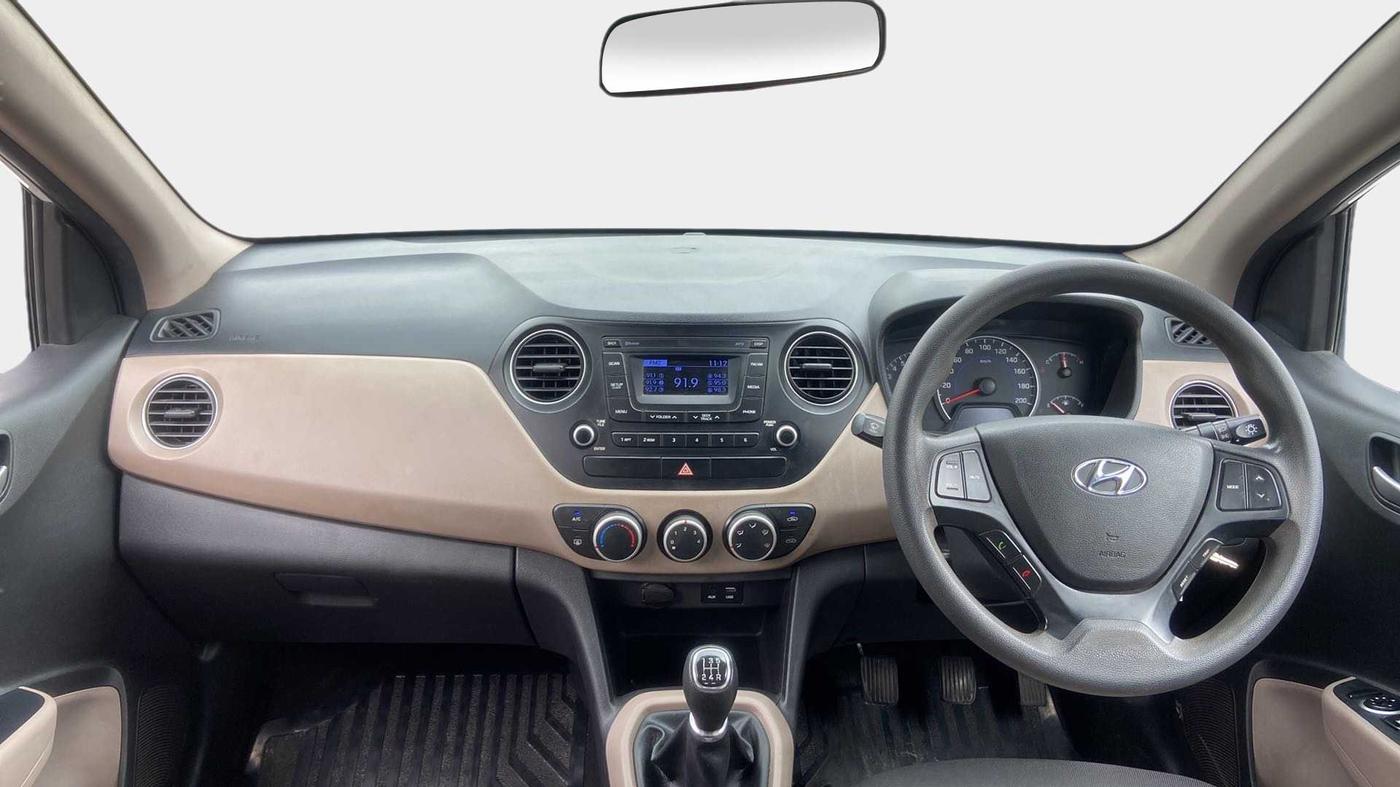 2016 Hyundai Grand i10 SPORTZ 1.2 KAPPA VTVT, Petrol, Manual, 70,917 km, Dashboard