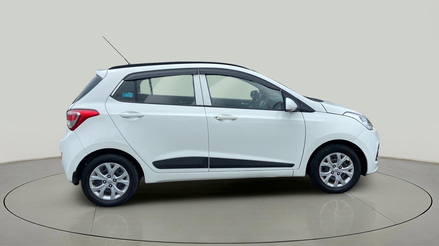 2016 Hyundai Grand i10 SPORTZ 1.2 KAPPA VTVT, Petrol, Manual, 70,917 km, Right Side View