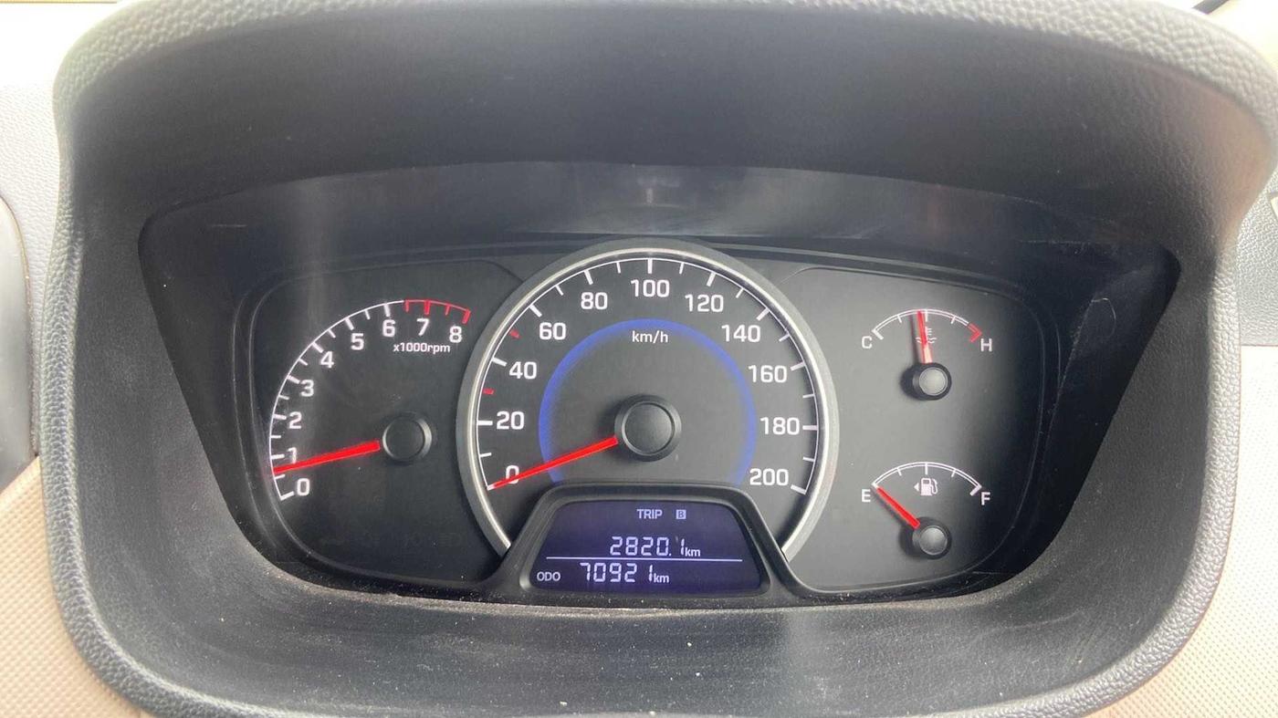 2016 Hyundai Grand i10 SPORTZ 1.2 KAPPA VTVT, Petrol, Manual, 70,917 km, Odometer Image