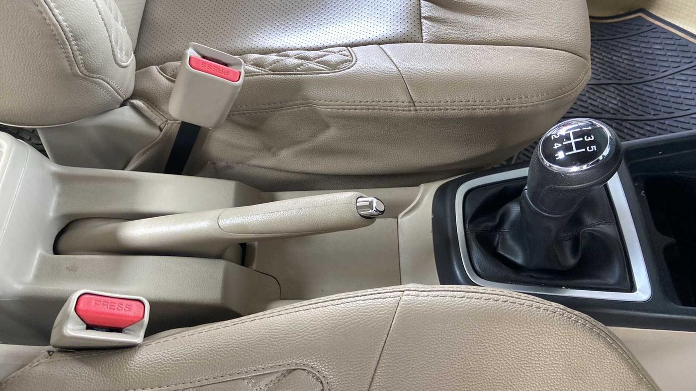 2018 Maruti Dzire VXI, Petrol, Manual, 53,888 km, Gear Lever