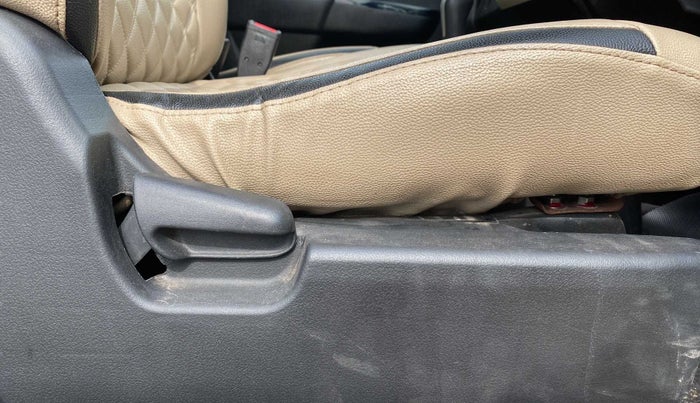 2018 Maruti Wagon R 1.0 VXI AMT, Petrol, Automatic, 64,157 km, Driver Side Adjustment Panel