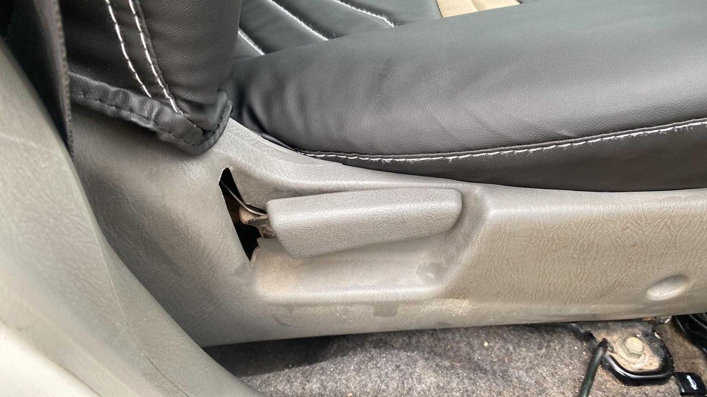 2011 Maruti Alto K10 VXI, Petrol, Manual, 1,23,621 km, Driver Side Adjustment Panel