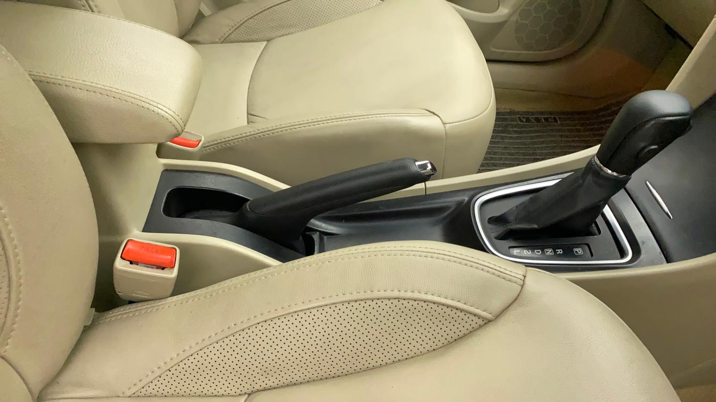 2018 Maruti Ciaz ALPHA  AT 1.4  PETROL, Petrol, Automatic, 40,101 km, Gear Lever