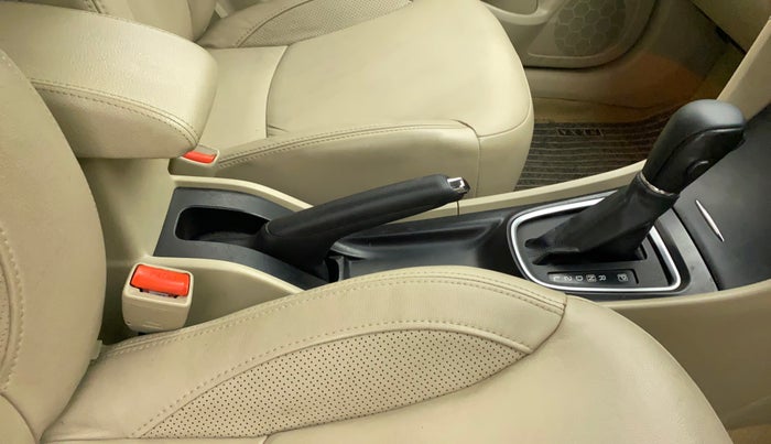 2018 Maruti Ciaz ALPHA  AT 1.4  PETROL, Petrol, Automatic, 40,101 km, Gear Lever