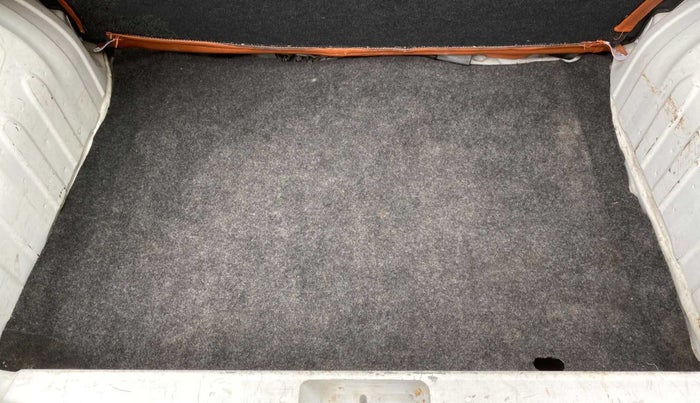 2015 Renault Kwid RXT 0.8, Petrol, Manual, 98,071 km, Boot Inside