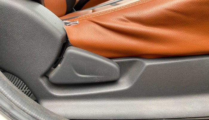 2015 Renault Kwid RXT 0.8, Petrol, Manual, 98,071 km, Driver Side Adjustment Panel