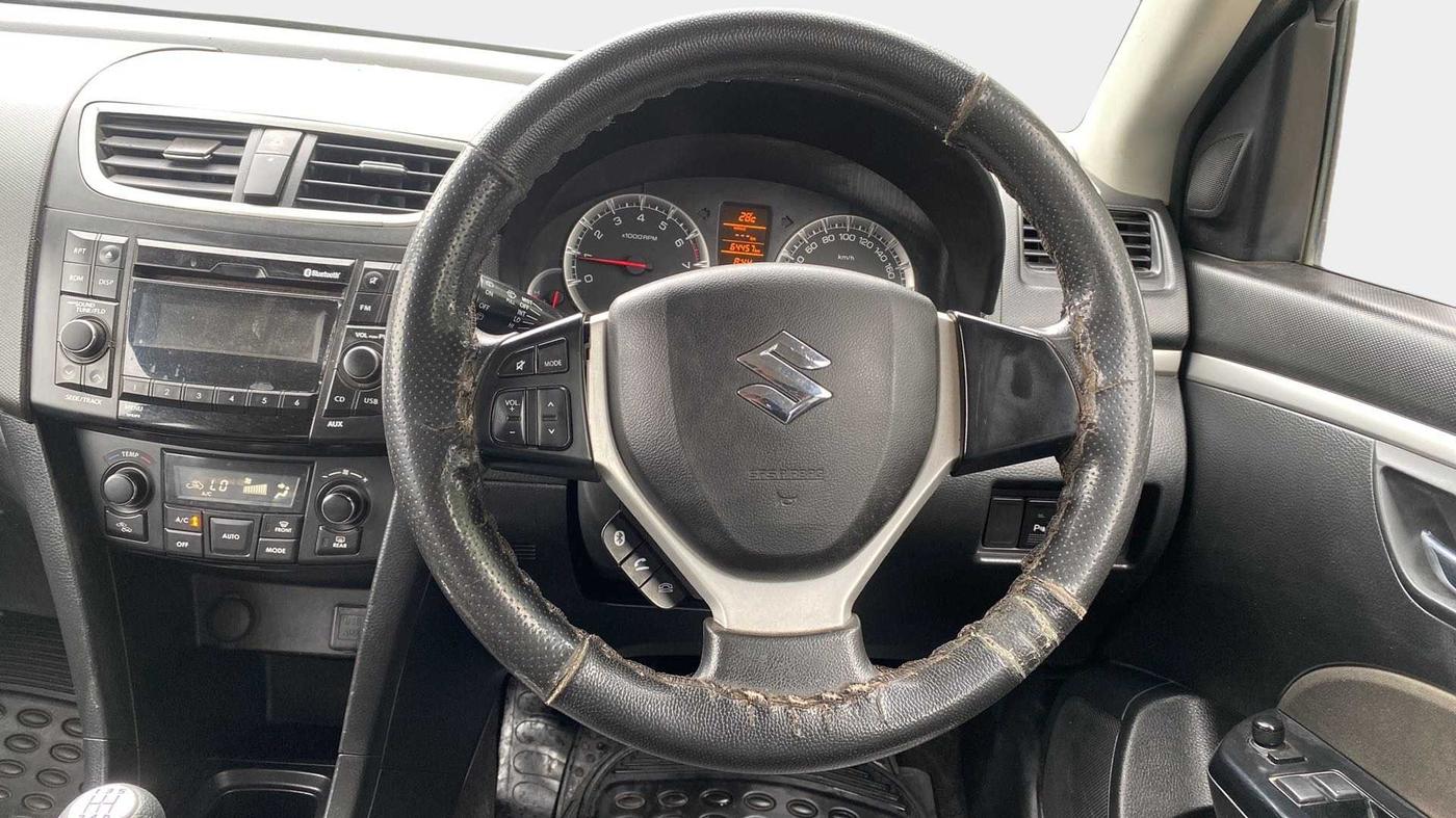 2016 Maruti Swift ZXI, Petrol, Manual, 64,434 km, Steering Wheel Close Up