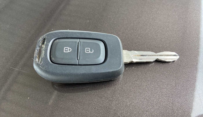 2023 Renault TRIBER RXT, Petrol, Manual, 3,061 km, Key Close Up