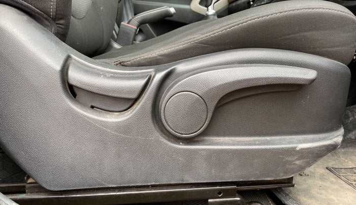 2016 Hyundai Creta S PLUS 1.4 DIESEL, Diesel, Manual, 76,700 km, Driver Side Adjustment Panel