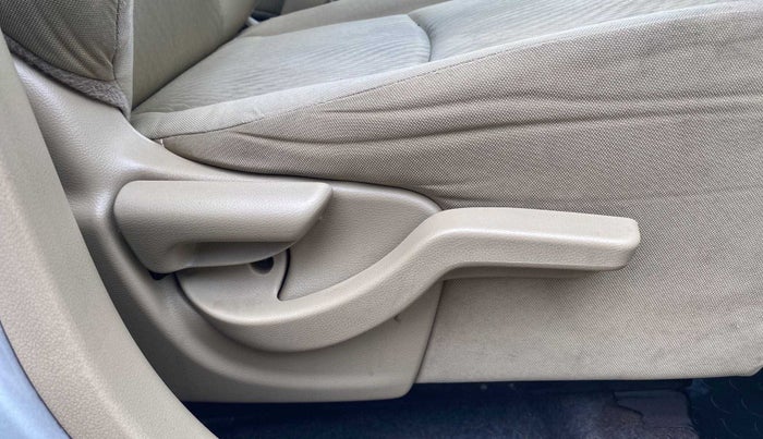2014 Honda Amaze 1.2L I-VTEC SX, Petrol, Manual, 58,811 km, Driver Side Adjustment Panel