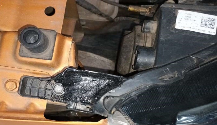 2022 Renault TRIBER RXZ, Petrol, Manual, 18,146 km, Right headlight - Clamp has minor damage