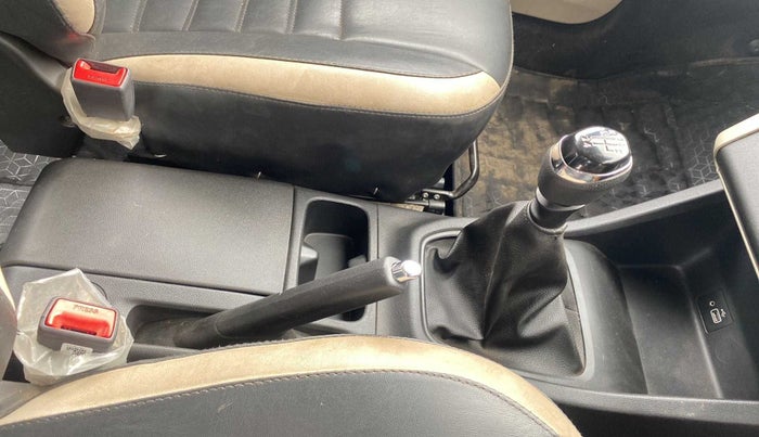 2022 Renault TRIBER RXZ, Petrol, Manual, 18,146 km, Gear Lever