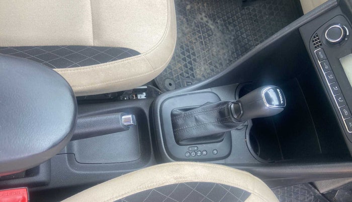 2018 Skoda Rapid AMBITION 1.6 MPI AT, Petrol, Automatic, 18,349 km, Gear Lever